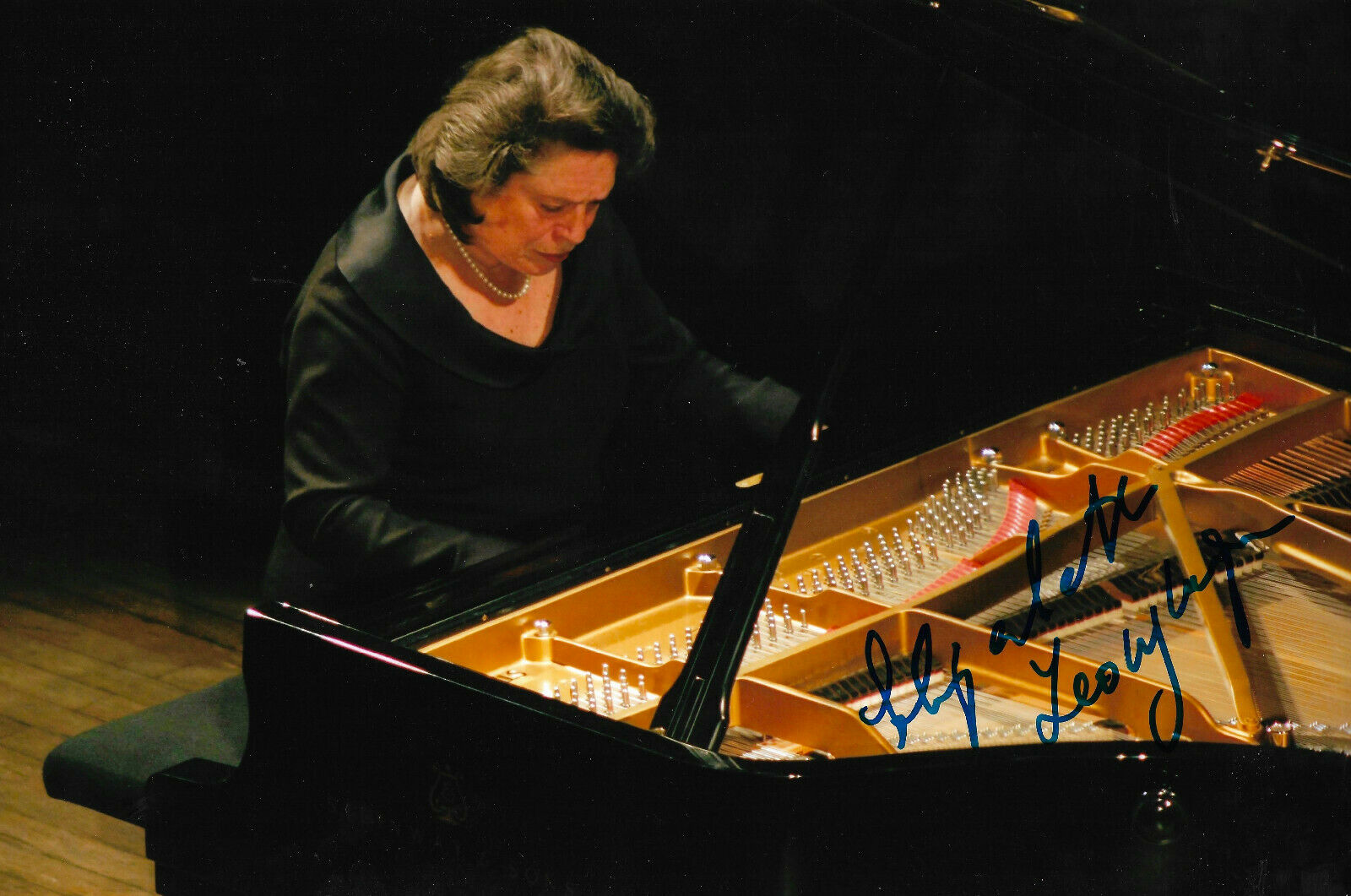 Elisabeth Leonskaja signed 8x12 inch photo autograph
